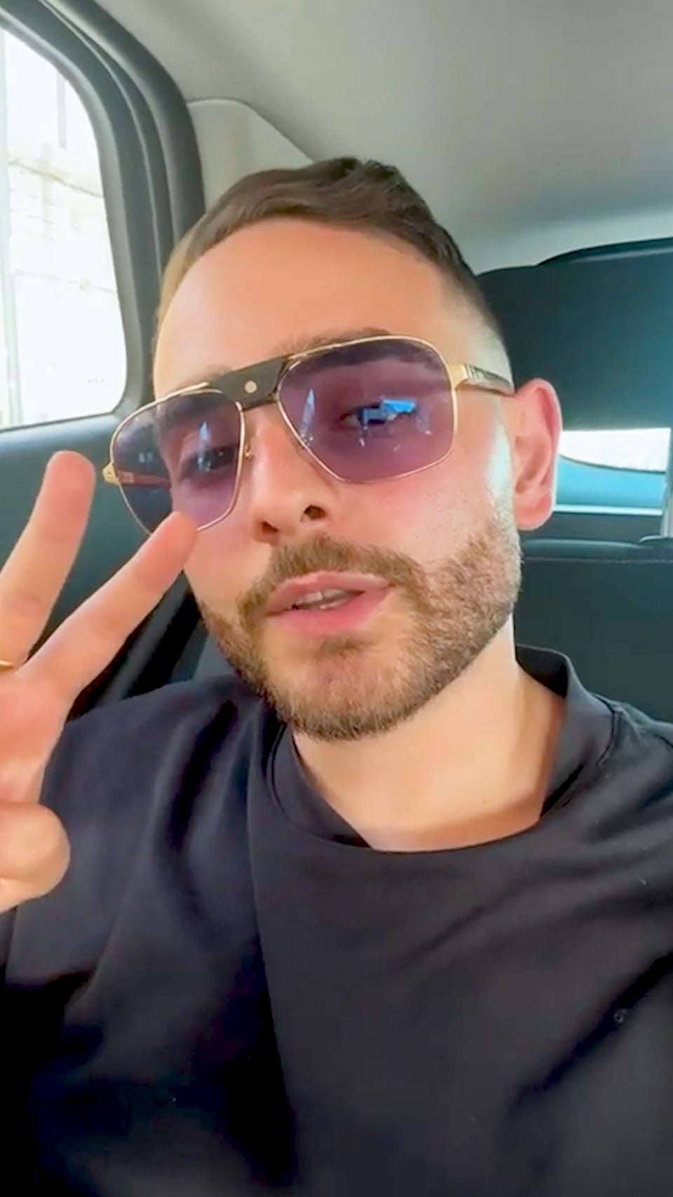 Anteprima video di Rocco Hunt — Cantante